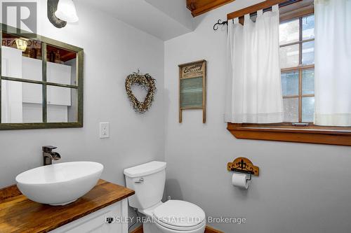 2 Leader Drive, Mono, ON - Indoor Photo Showing Bathroom