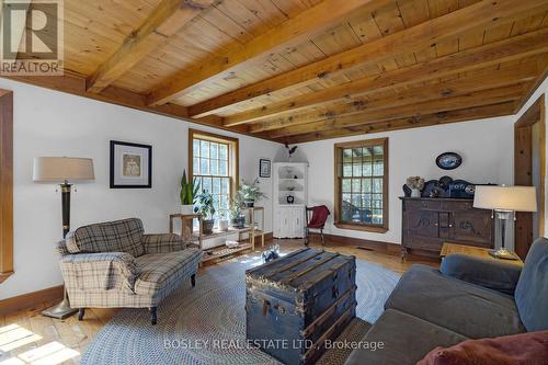 2 Leader Drive, Mono, ON - Indoor Photo Showing Living Room