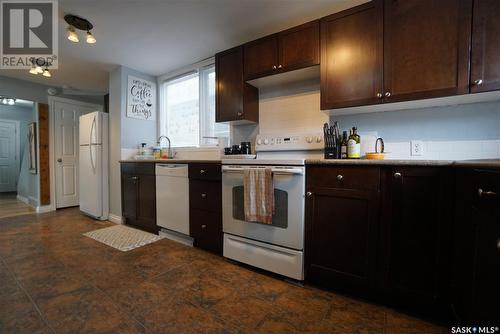 2071 Wallace Street, Regina, SK - Indoor Photo Showing Kitchen