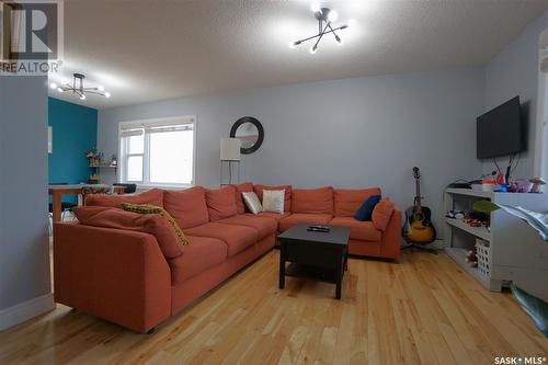 2071 Wallace Street, Regina, SK - Indoor Photo Showing Living Room