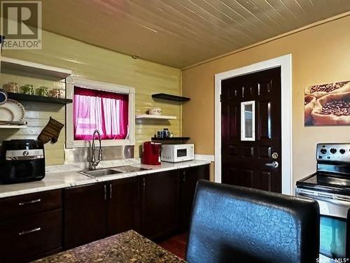 416 2Nd Avenue E, Melville, SK - Indoor Photo Showing Kitchen