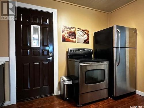 416 2Nd Avenue E, Melville, SK - Indoor Photo Showing Kitchen