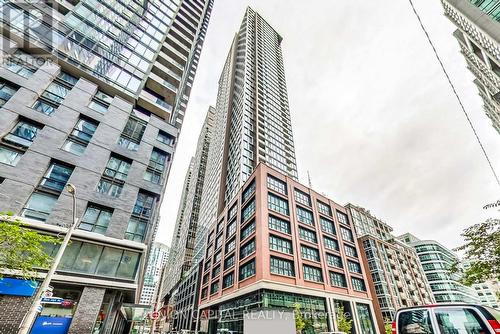 2607 - 55 Mercer Street, Toronto, ON - Outdoor With Facade