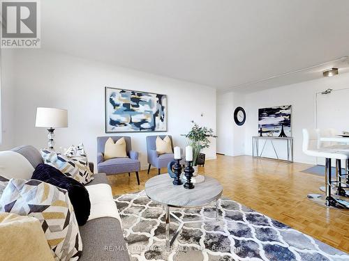 1112 - 10 Parkway Forest Drive, Toronto, ON - Indoor Photo Showing Living Room