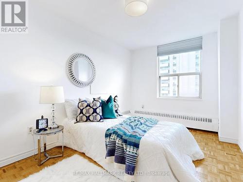 1112 - 10 Parkway Forest Drive, Toronto, ON - Indoor Photo Showing Bedroom