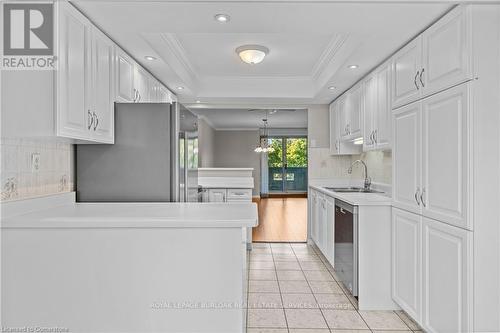 201 - 5090 Pinedale Avenue, Burlington, ON - Indoor Photo Showing Kitchen With Double Sink