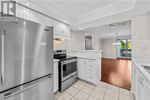 201 - 5090 Pinedale Avenue, Burlington, ON - Indoor Photo Showing Kitchen