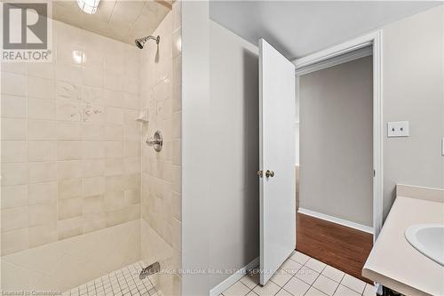 201 - 5090 Pinedale Avenue, Burlington, ON - Indoor Photo Showing Bathroom