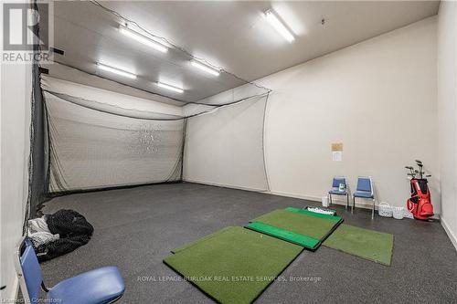 201 - 5090 Pinedale Avenue, Burlington, ON - Indoor Photo Showing Garage