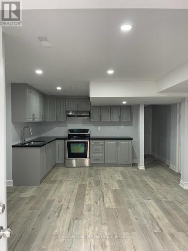 10 Vision Way, Brampton, ON - Indoor Photo Showing Kitchen