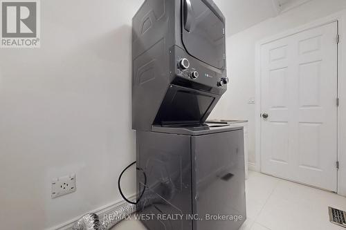 434B Midland Avenue, Toronto, ON - Indoor Photo Showing Laundry Room