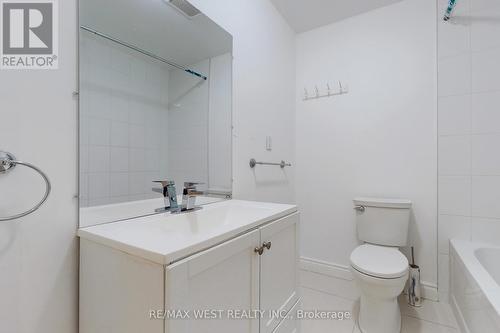 434B Midland Avenue, Toronto, ON - Indoor Photo Showing Bathroom