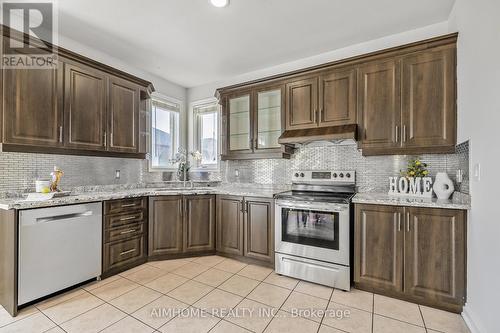 5 Hawstone Road, Vaughan, ON - Indoor Photo Showing Kitchen