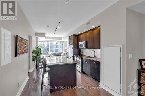 202 - 360 Patricia Avenue, Ottawa, ON - Indoor Photo Showing Kitchen