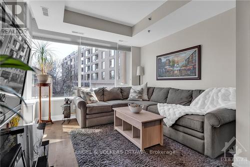 202 - 360 Patricia Avenue, Ottawa, ON - Indoor Photo Showing Living Room