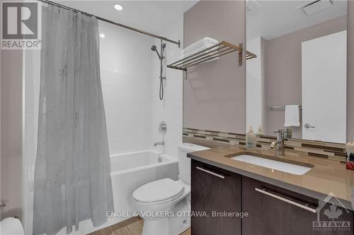 202 - 360 Patricia Avenue, Ottawa, ON - Indoor Photo Showing Bathroom