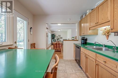 141 Woodhaven Park Drive, Oakville, ON - Indoor Photo Showing Kitchen With Double Sink