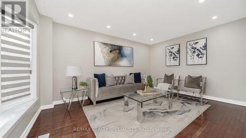 13 Stillwater Crescent, Brampton, ON - Indoor Photo Showing Living Room