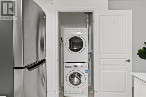 15 - 125 Long Branch Avenue, Toronto, ON - Indoor Photo Showing Laundry Room