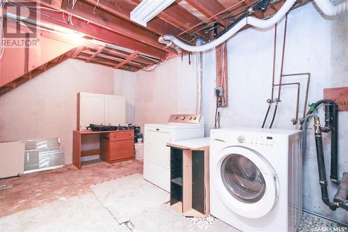 348 Myrtle Avenue, Yorkton, SK - Indoor Photo Showing Laundry Room