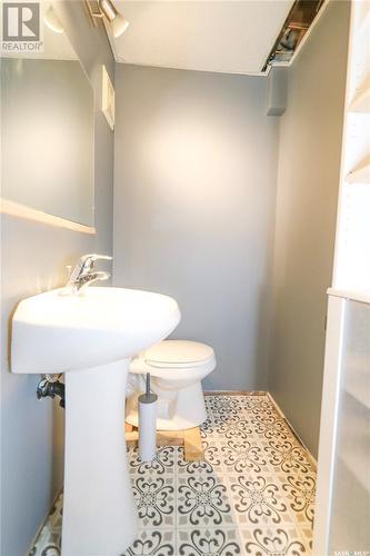 348 Myrtle Avenue, Yorkton, SK - Indoor Photo Showing Bathroom