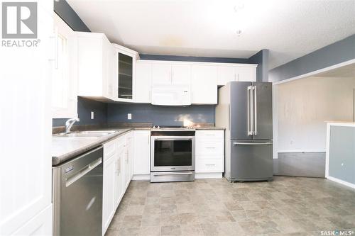 348 Myrtle Avenue, Yorkton, SK - Indoor Photo Showing Kitchen