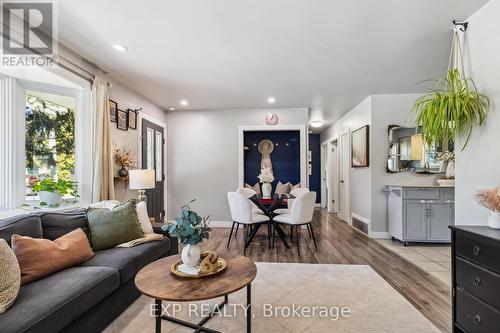 1010 Heather Street, Woodstock, ON - Indoor Photo Showing Living Room