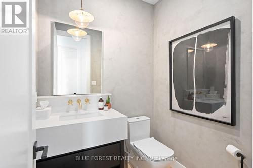 102 Edgewater Boulevard, Middlesex Centre (Komoka), ON - Indoor Photo Showing Bathroom