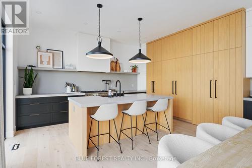 102 Edgewater Boulevard, Middlesex Centre (Komoka), ON - Indoor Photo Showing Kitchen