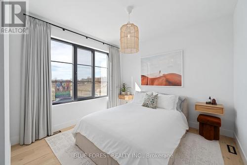 102 Edgewater Boulevard, Middlesex Centre (Komoka), ON - Indoor Photo Showing Bedroom