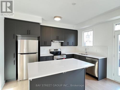 3074 Merrick Road, Oakville, ON - Indoor Photo Showing Kitchen With Double Sink