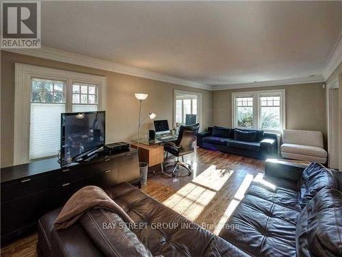 98 Dawlish Avenue, Toronto, ON - Indoor Photo Showing Living Room