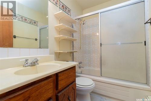 234 Heise Crescent, Saskatoon, SK - Indoor Photo Showing Bathroom