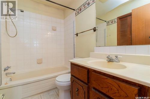 234 Heise Crescent, Saskatoon, SK - Indoor Photo Showing Bathroom