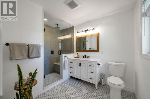 3040 Concession Rd 3, Clarington, ON - Indoor Photo Showing Bathroom