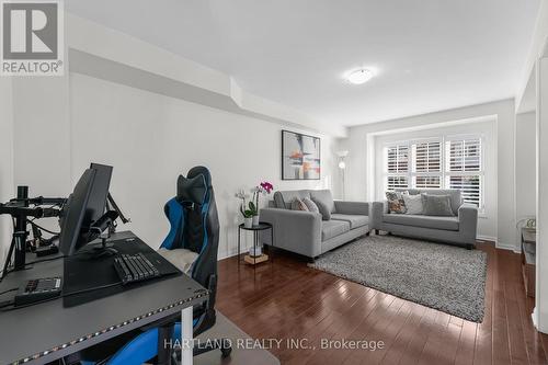 830 Fowles Court, Milton, ON - Indoor Photo Showing Living Room