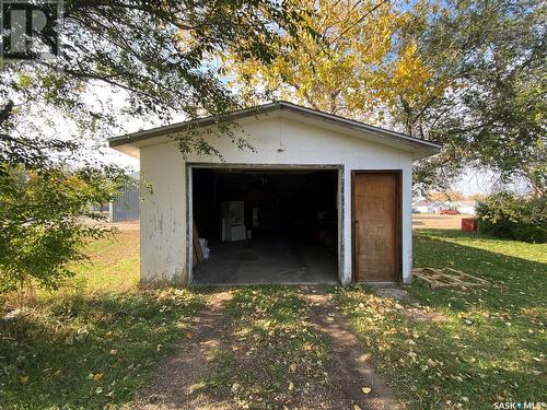 132 2Nd Street E, Ponteix, SK - Outdoor