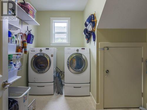 644 Victoria Drive Unit# 102, Penticton, BC - Indoor Photo Showing Laundry Room