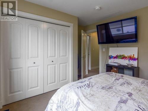 644 Victoria Drive Unit# 102, Penticton, BC - Indoor Photo Showing Bedroom