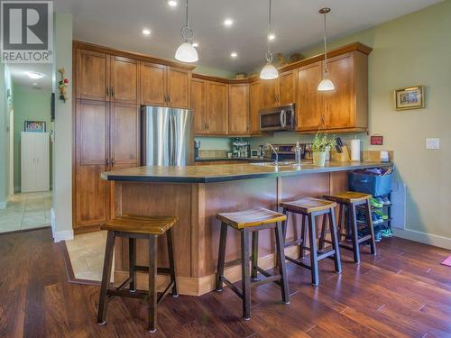 644 Victoria Drive Unit# 102, Penticton, BC - Indoor Photo Showing Kitchen