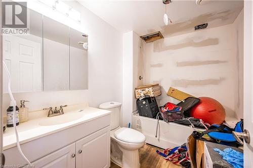 39 Dahlia Street, Kitchener, ON - Indoor Photo Showing Bathroom