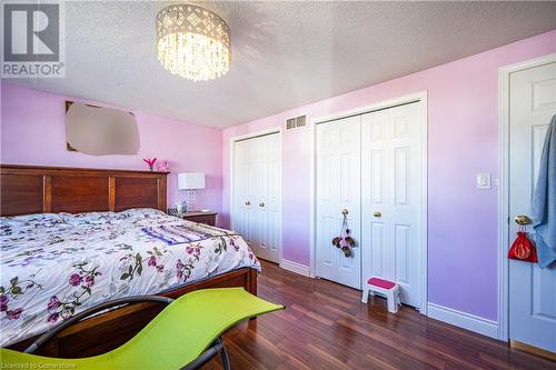 39 Dahlia Street, Kitchener, ON - Indoor Photo Showing Bedroom