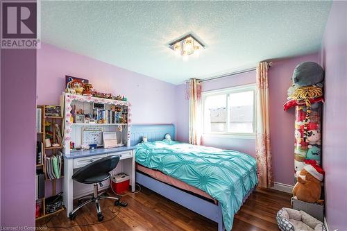 39 Dahlia Street, Kitchener, ON - Indoor Photo Showing Bedroom