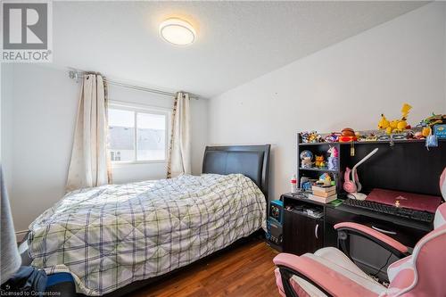 39 Dahlia Street, Kitchener, ON - Indoor Photo Showing Bedroom