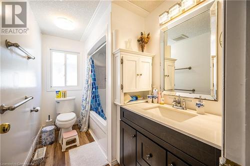 39 Dahlia Street, Kitchener, ON - Indoor Photo Showing Bathroom