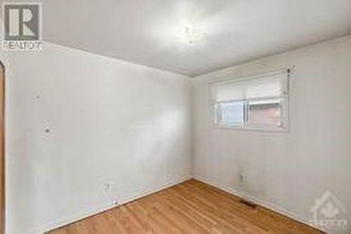 Bedroom - 813 Maplewood Avenue, Ottawa, ON - Indoor Photo Showing Other Room