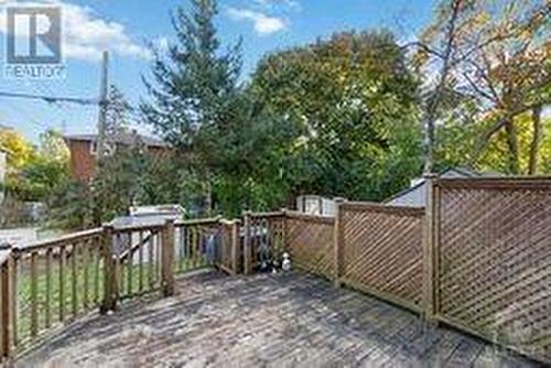 deck at rear - 813 Maplewood Avenue, Ottawa, ON - Outdoor