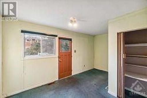 family room or new eat in kitchen space? - 813 Maplewood Avenue, Ottawa, ON - Indoor Photo Showing Other Room