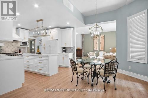 61 Earl Street, Wasaga Beach, ON - Indoor Photo Showing Dining Room