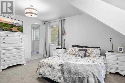 61 Earl Street, Wasaga Beach, ON - Indoor Photo Showing Bedroom